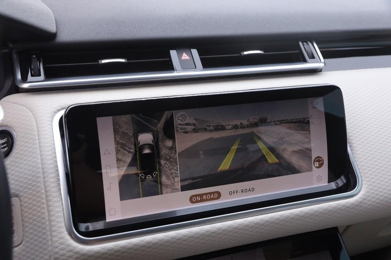 Land Rover Range Rover Velar Vehicle Image 18