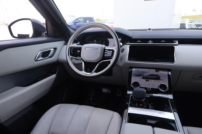 Land Rover Range Rover Velar Vehicle Image 23