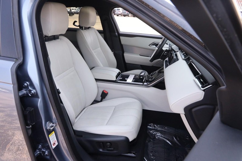 Land Rover Range Rover Velar Vehicle Image 27