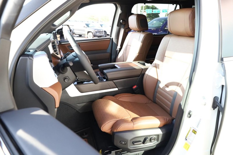 Toyota Sequoia Vehicle Image 10