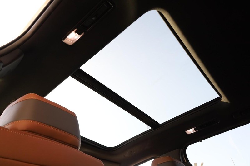 Toyota Sequoia Vehicle Image 12