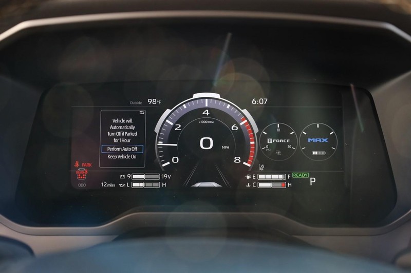 Toyota Sequoia Vehicle Image 14