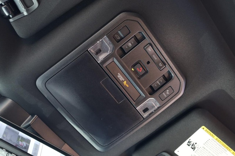 Toyota Sequoia Vehicle Image 20