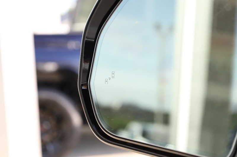 Toyota Sequoia Vehicle Image 23