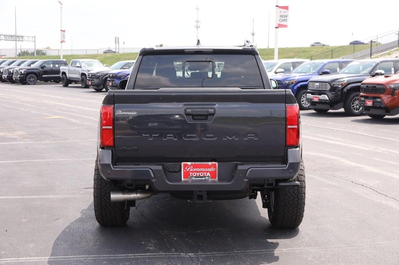Toyota Tacoma 4WD Vehicle Image 07