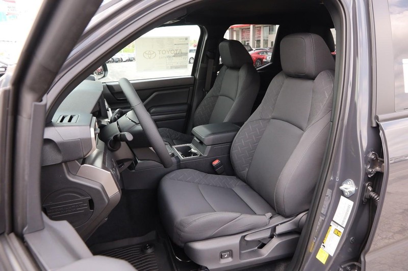 Toyota Tacoma 4WD Vehicle Image 09