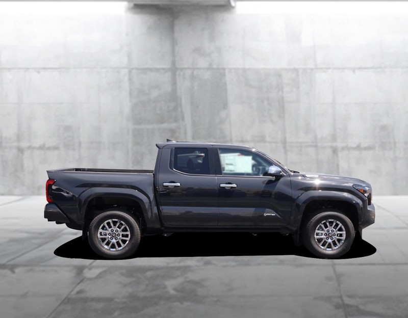 Toyota Tacoma 4WD Vehicle Image 05