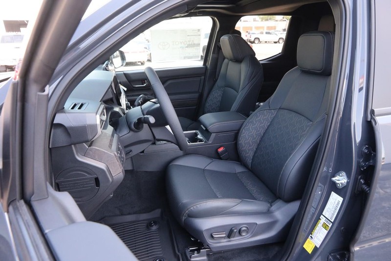 Toyota Tacoma 4WD Vehicle Image 09