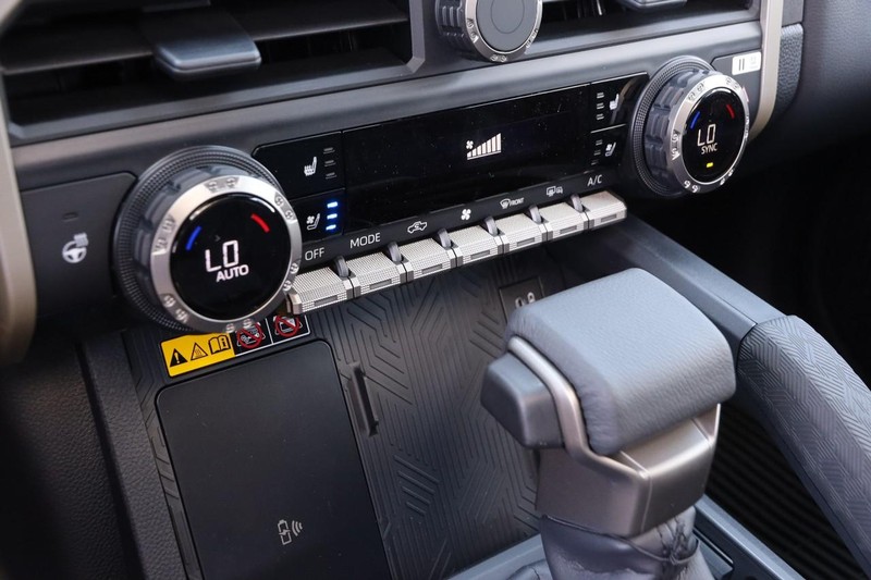 Toyota Tacoma 4WD Vehicle Image 18