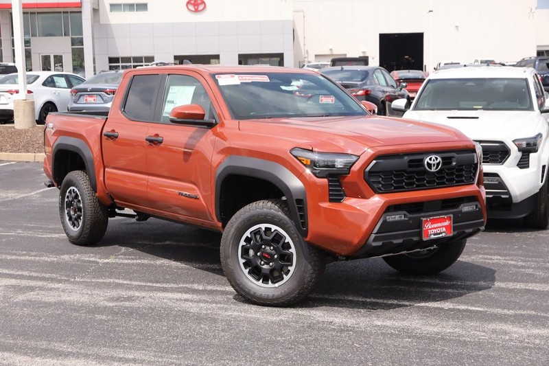 Toyota Tacoma 4WD Vehicle Image 02