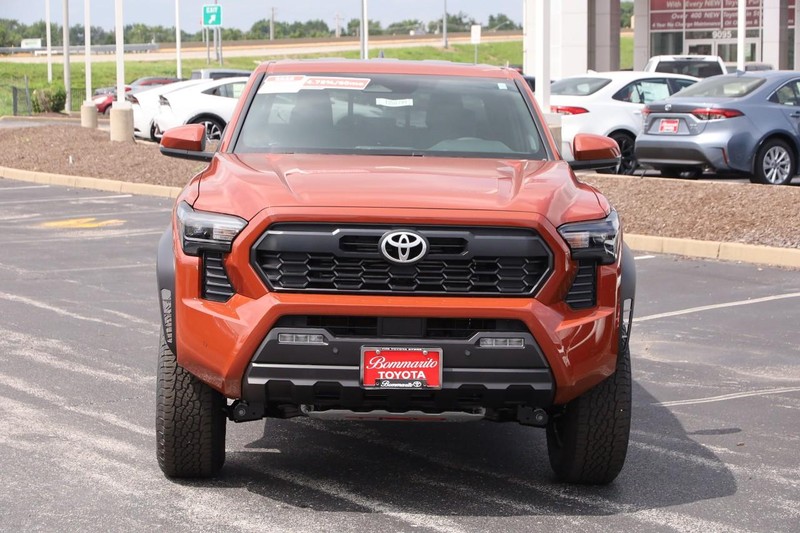 Toyota Tacoma 4WD Vehicle Image 04