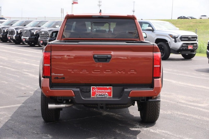 Toyota Tacoma 4WD Vehicle Image 06