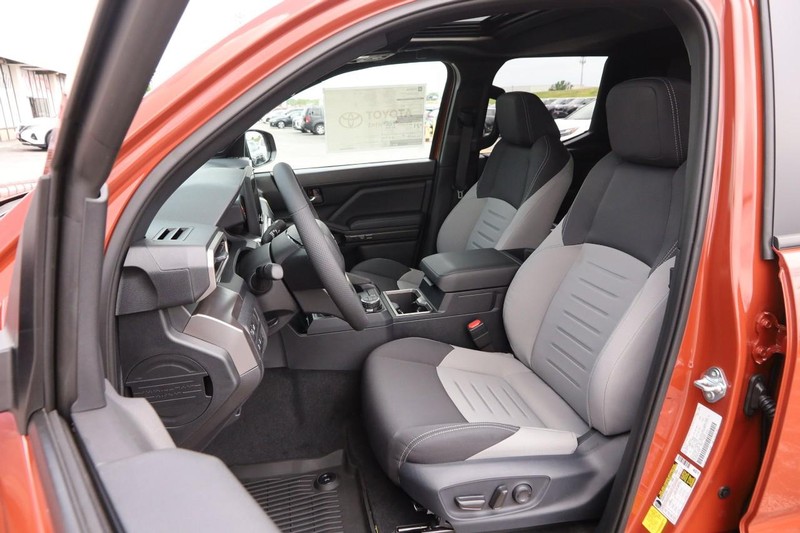 Toyota Tacoma 4WD Vehicle Image 09