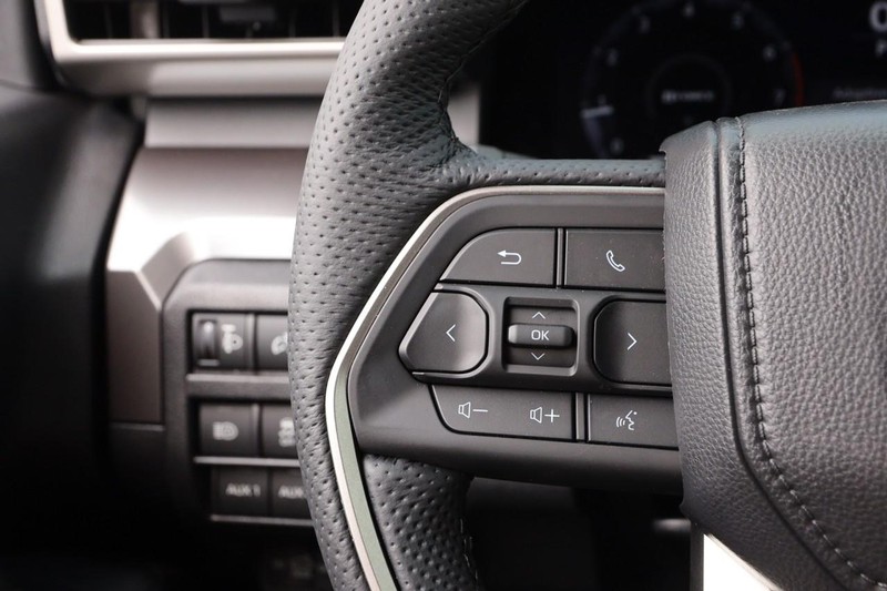 Toyota Tacoma 4WD Vehicle Image 12