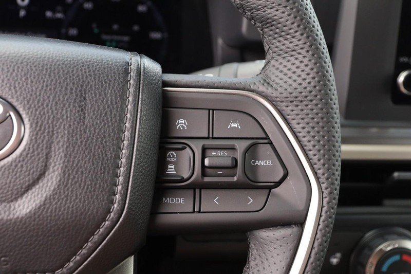 Toyota Tacoma 4WD Vehicle Image 13