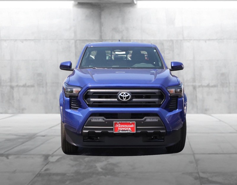 Toyota Tacoma 4WD Vehicle Image 04
