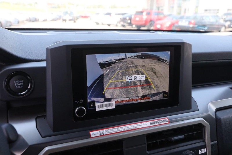 Toyota Tacoma 4WD Vehicle Image 16