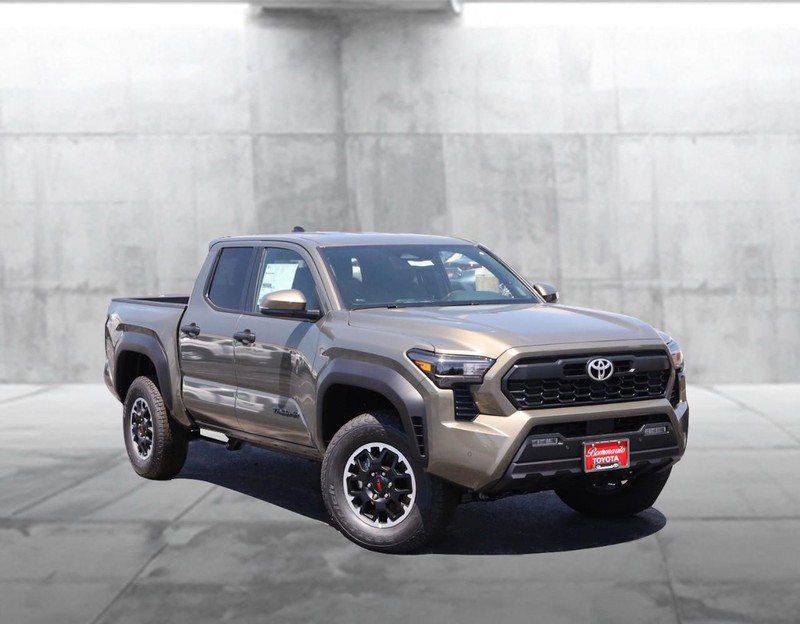 Toyota Tacoma 4WD Vehicle Image 02
