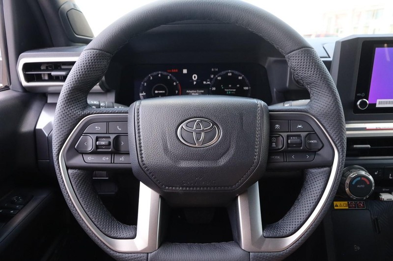 Toyota Tacoma 4WD Vehicle Image 10