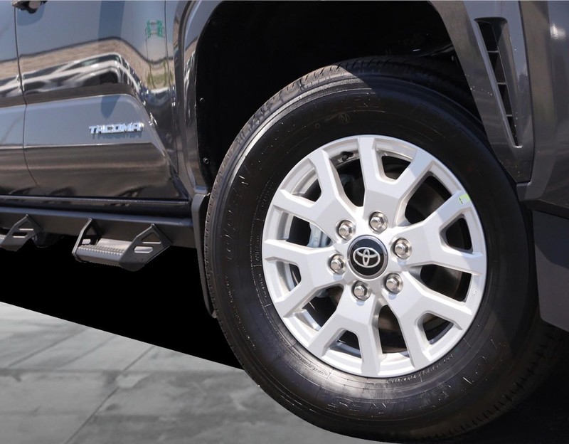 Toyota Tacoma 4WD Vehicle Image 03