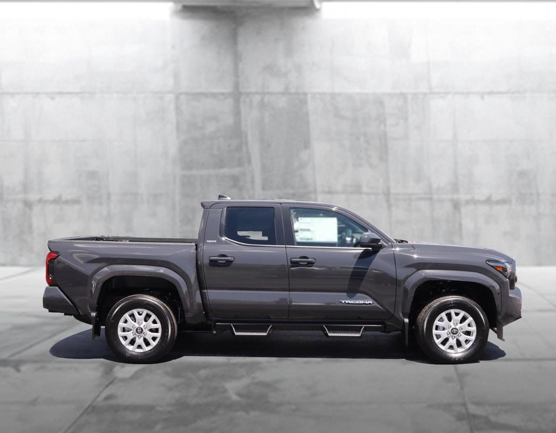Toyota Tacoma 4WD Vehicle Image 05