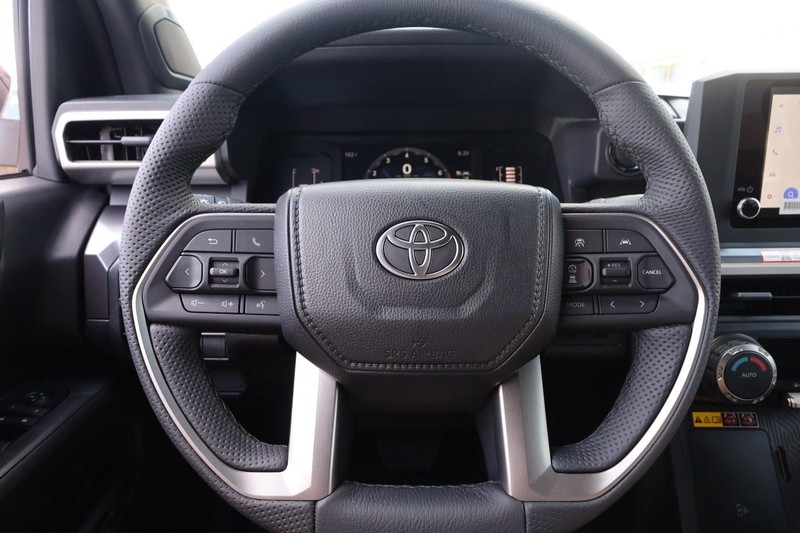 Toyota Tacoma 4WD Vehicle Image 10