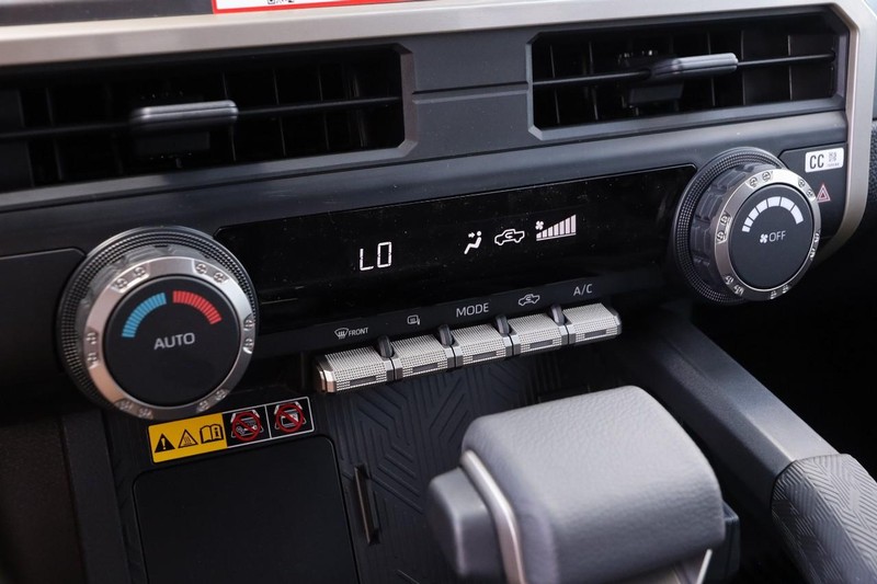Toyota Tacoma 4WD Vehicle Image 17