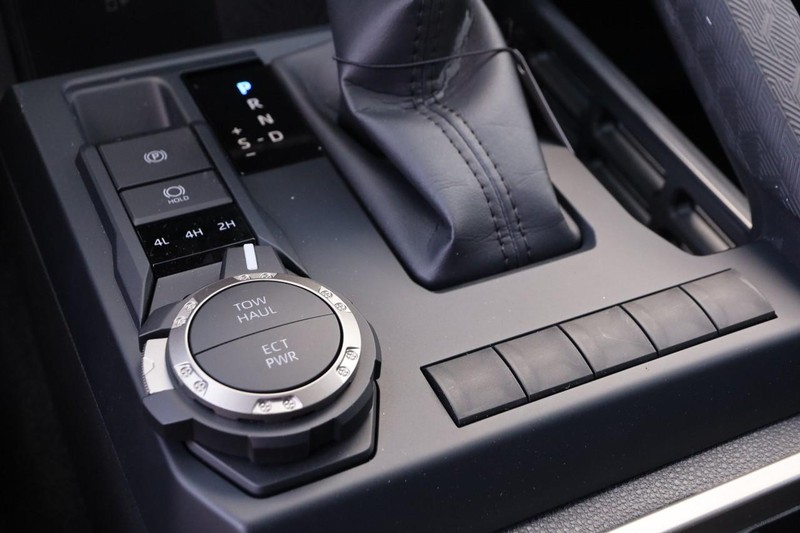 Toyota Tacoma 4WD Vehicle Image 18