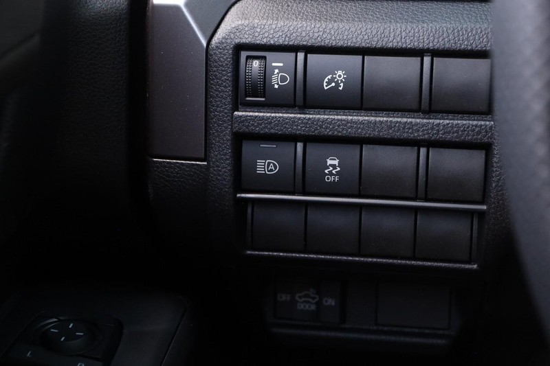 Toyota Tacoma 4WD Vehicle Image 19