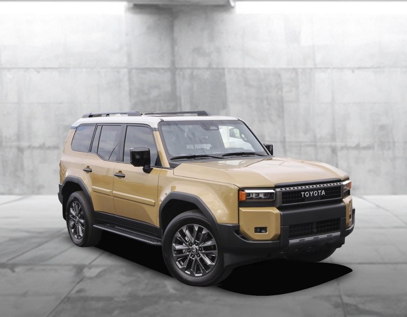 Toyota Land Cruiser Vehicle Image 02