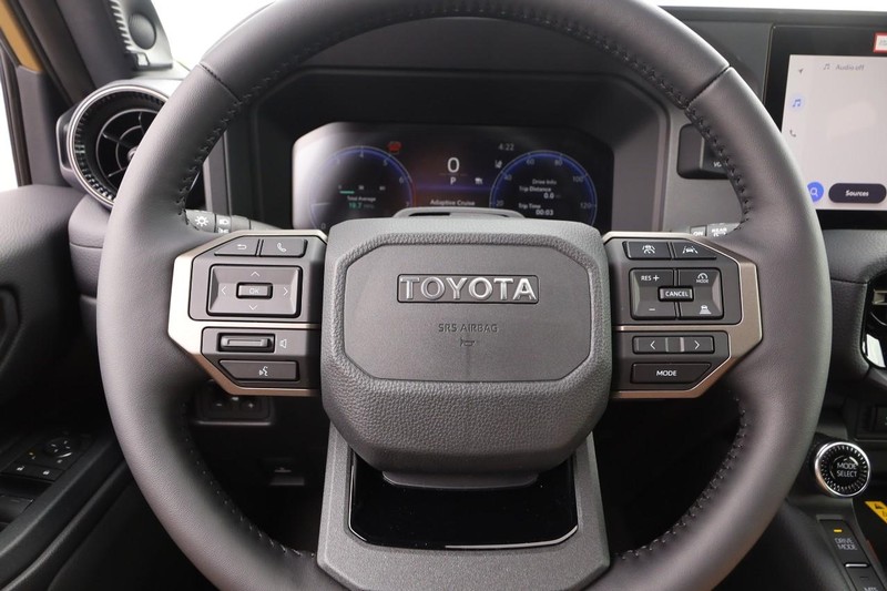 Toyota Land Cruiser Vehicle Image 12