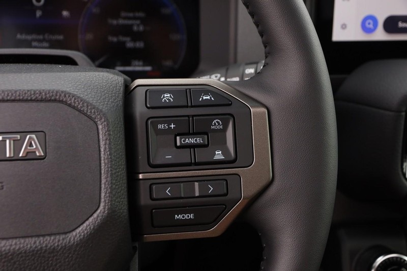 Toyota Land Cruiser Vehicle Image 14