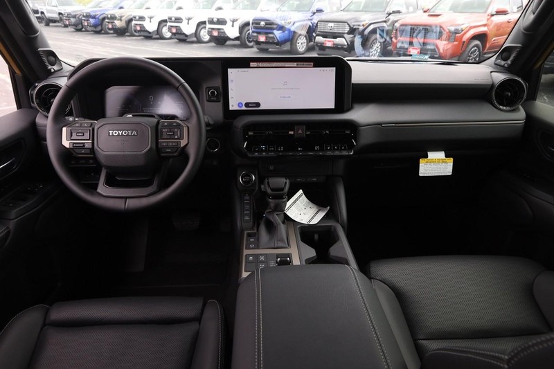 Toyota Land Cruiser Vehicle Image 23