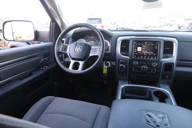 Ram 1500 Classic Vehicle Image 20