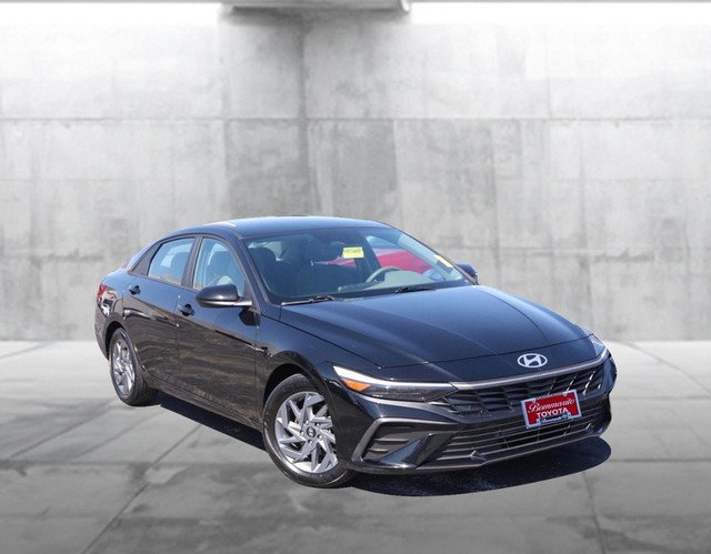 Used 2024 Hyundai Elantra SEL with VIN KMHLM4DG2RU641345 for sale in Hazelwood, MO