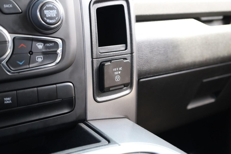 Ram 1500 Classic Vehicle Image 16