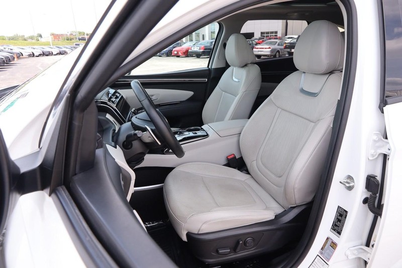 Hyundai Tucson Vehicle Image 09