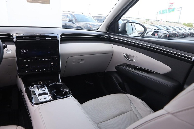 Hyundai Tucson Vehicle Image 25