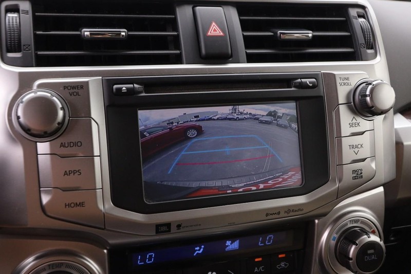 Toyota 4Runner Vehicle Image 17
