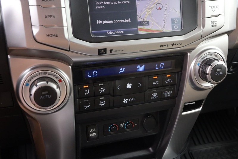 Toyota 4Runner Vehicle Image 18