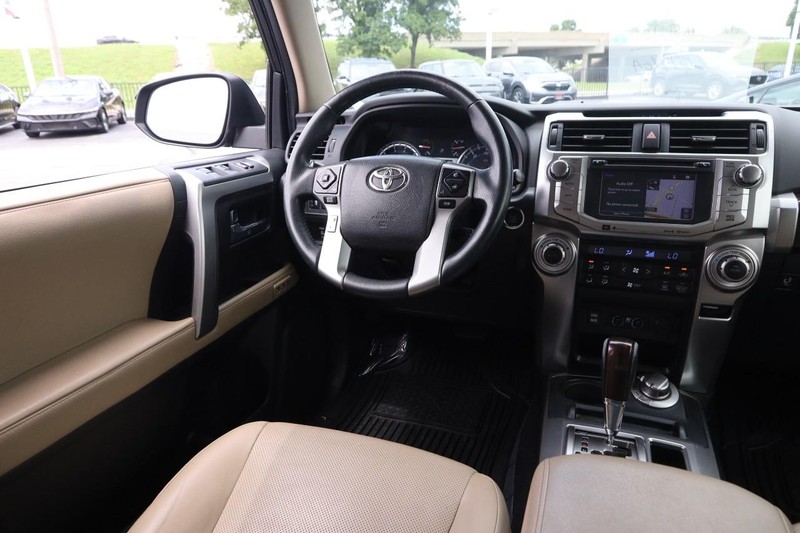 Toyota 4Runner Vehicle Image 23