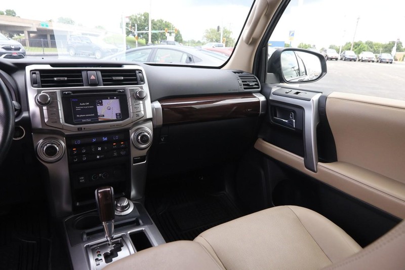 Toyota 4Runner Vehicle Image 26