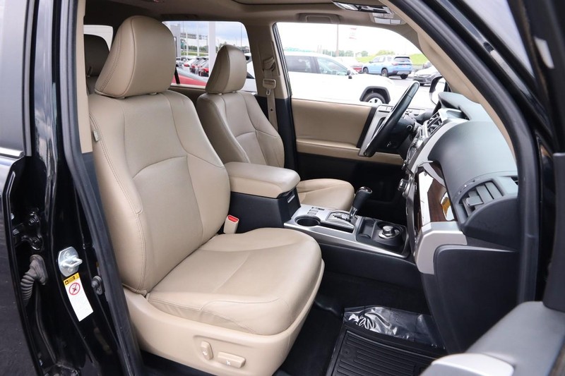 Toyota 4Runner Vehicle Image 27