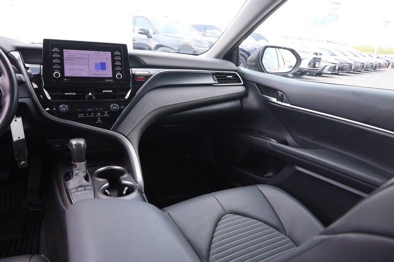 Toyota Camry Vehicle Image 23