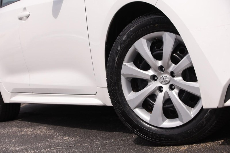 Toyota Corolla Vehicle Image 03