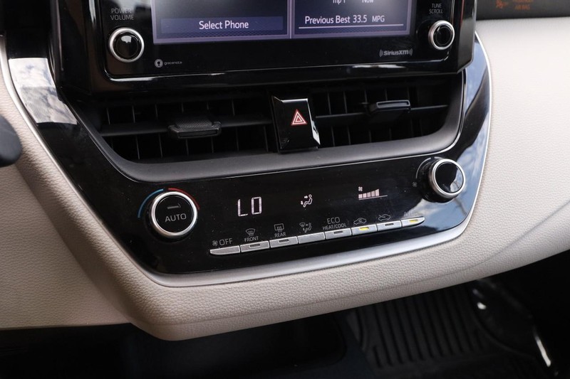 Toyota Corolla Vehicle Image 16