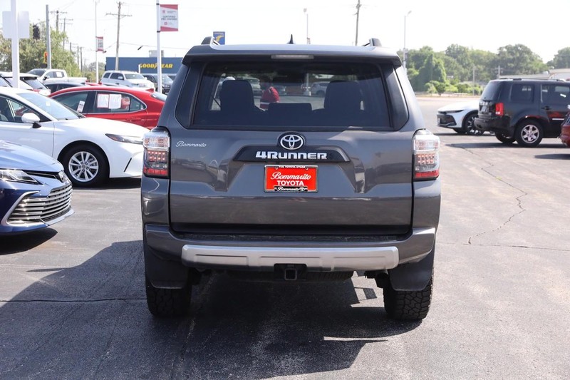 Toyota 4Runner Vehicle Image 06