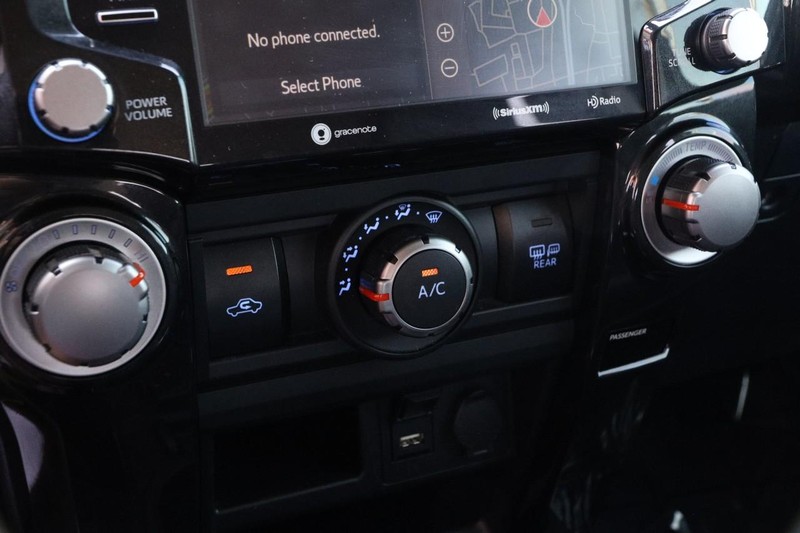 Toyota 4Runner Vehicle Image 17