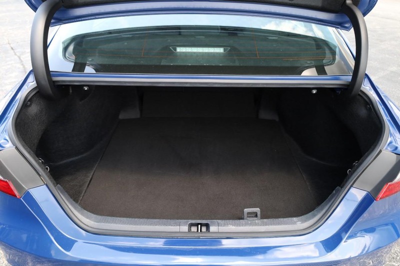Toyota Camry Vehicle Image 07