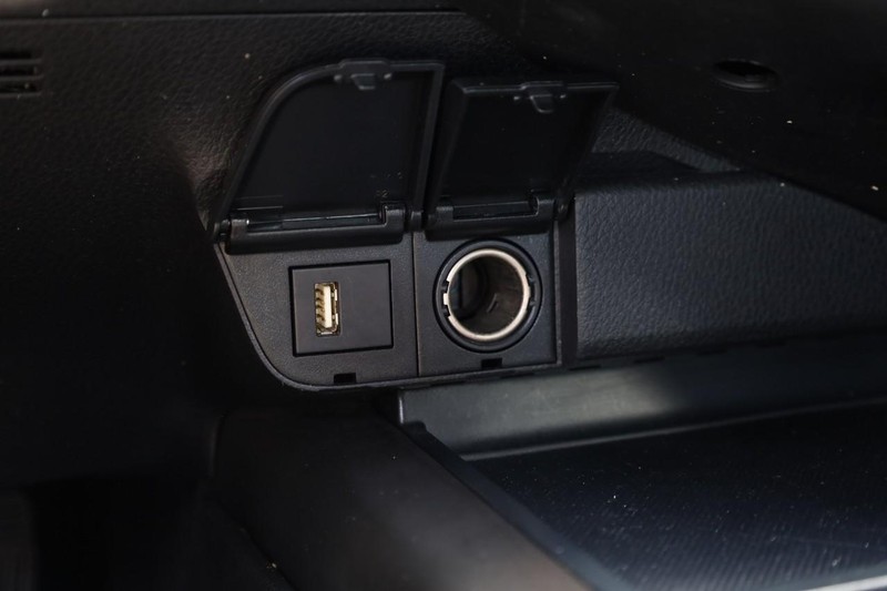 Toyota Camry Vehicle Image 14